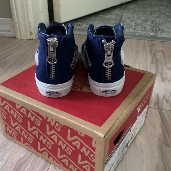 Like New Baby Toddler High Top Vans - size 4T - Picture 3 of 9